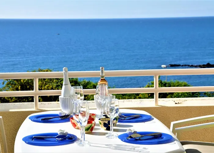 Spectacular 3 Bedrooms Sea Views Apartment