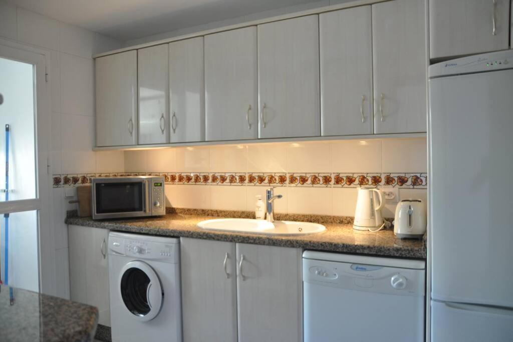 Spectacular 3 Bedrooms Sea Views Apartment El Faro