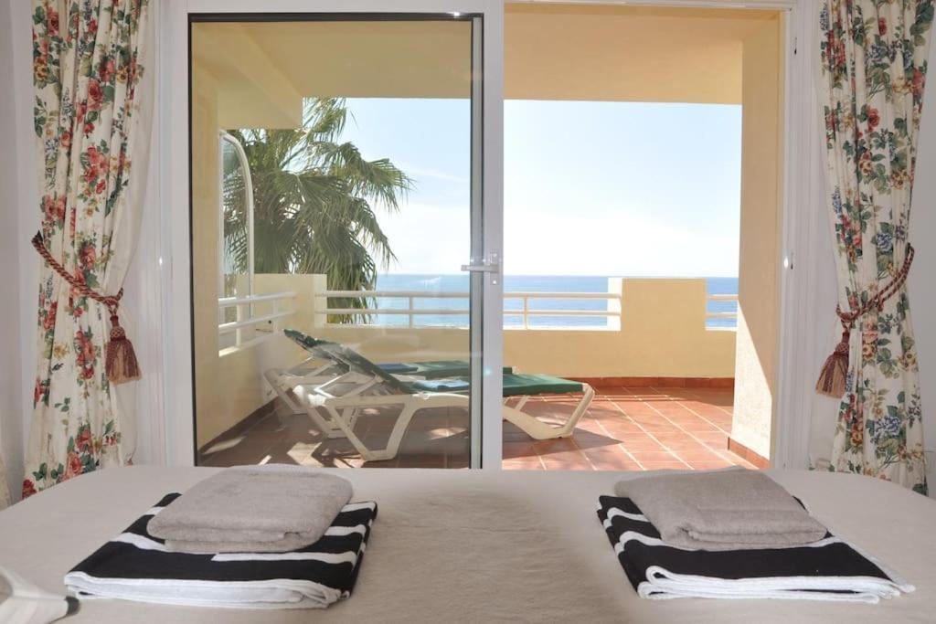 Spectacular 3 Bedrooms Sea Views *