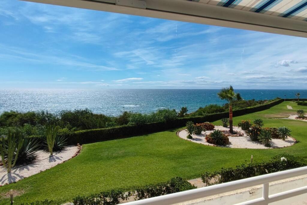 Spectacular 3 Bedrooms Sea Views