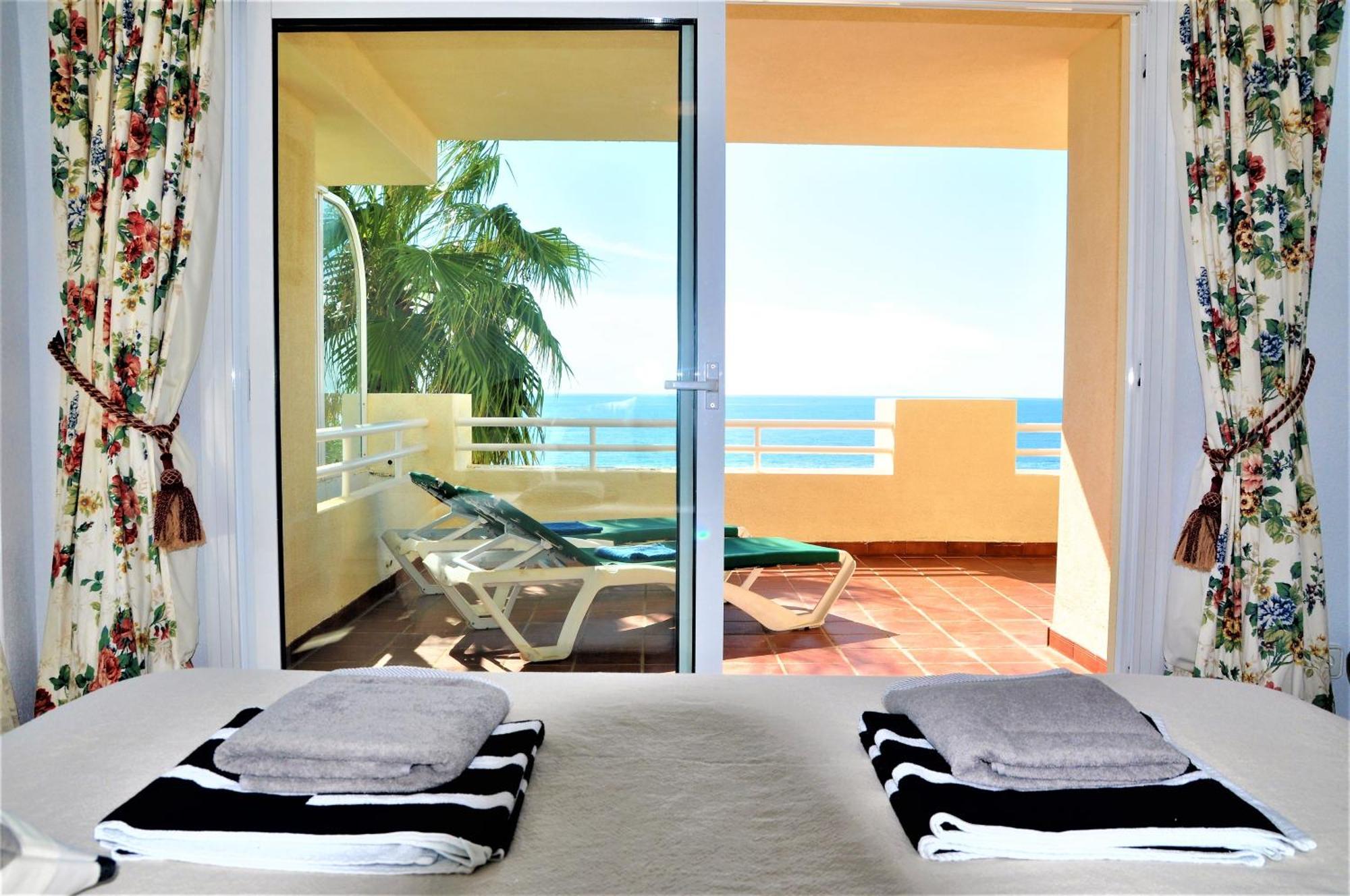 Spectacular 3 Bedrooms Sea Views Apartment El Faro