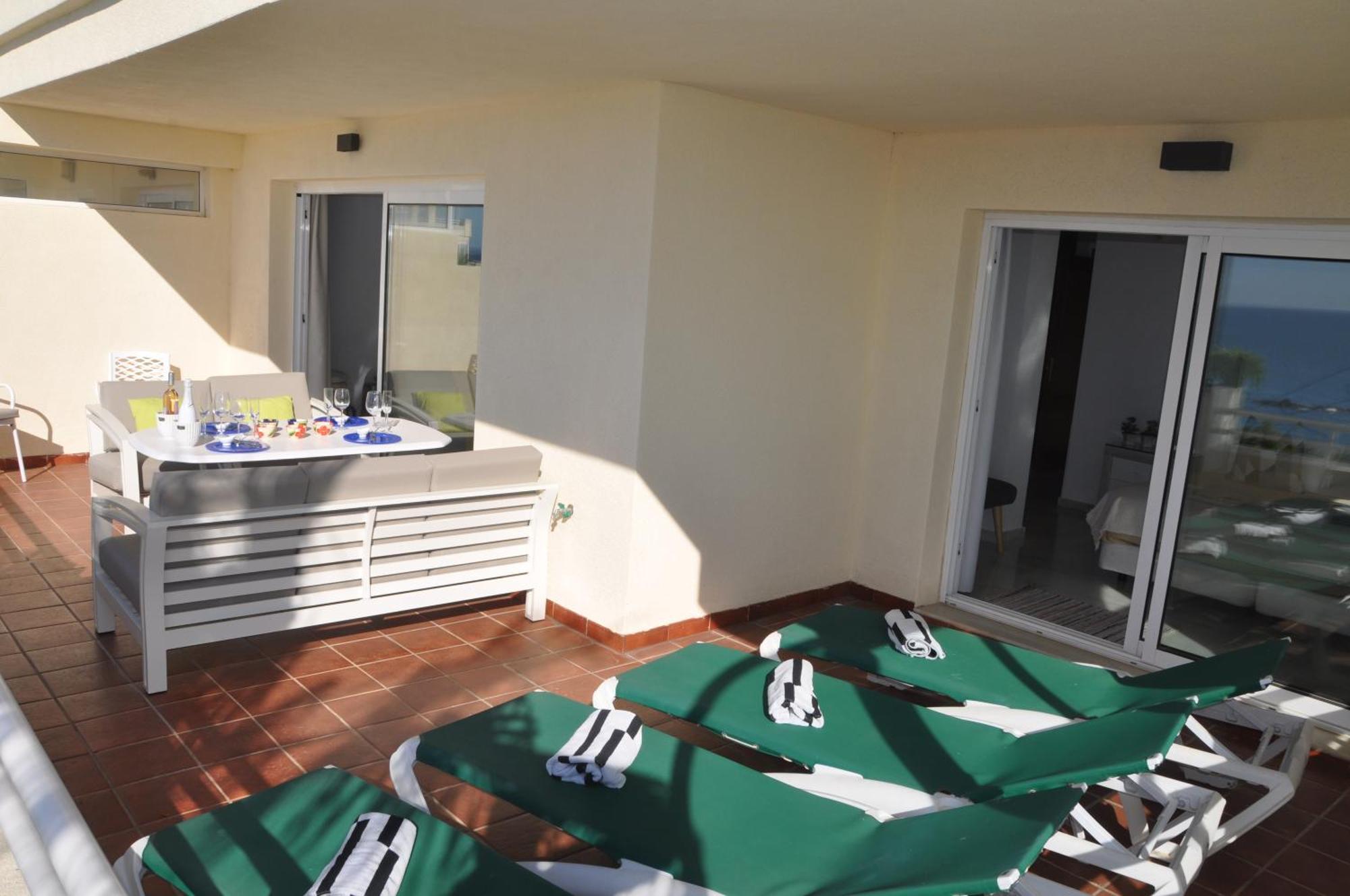 Spectacular 3 Bedrooms Sea Views *