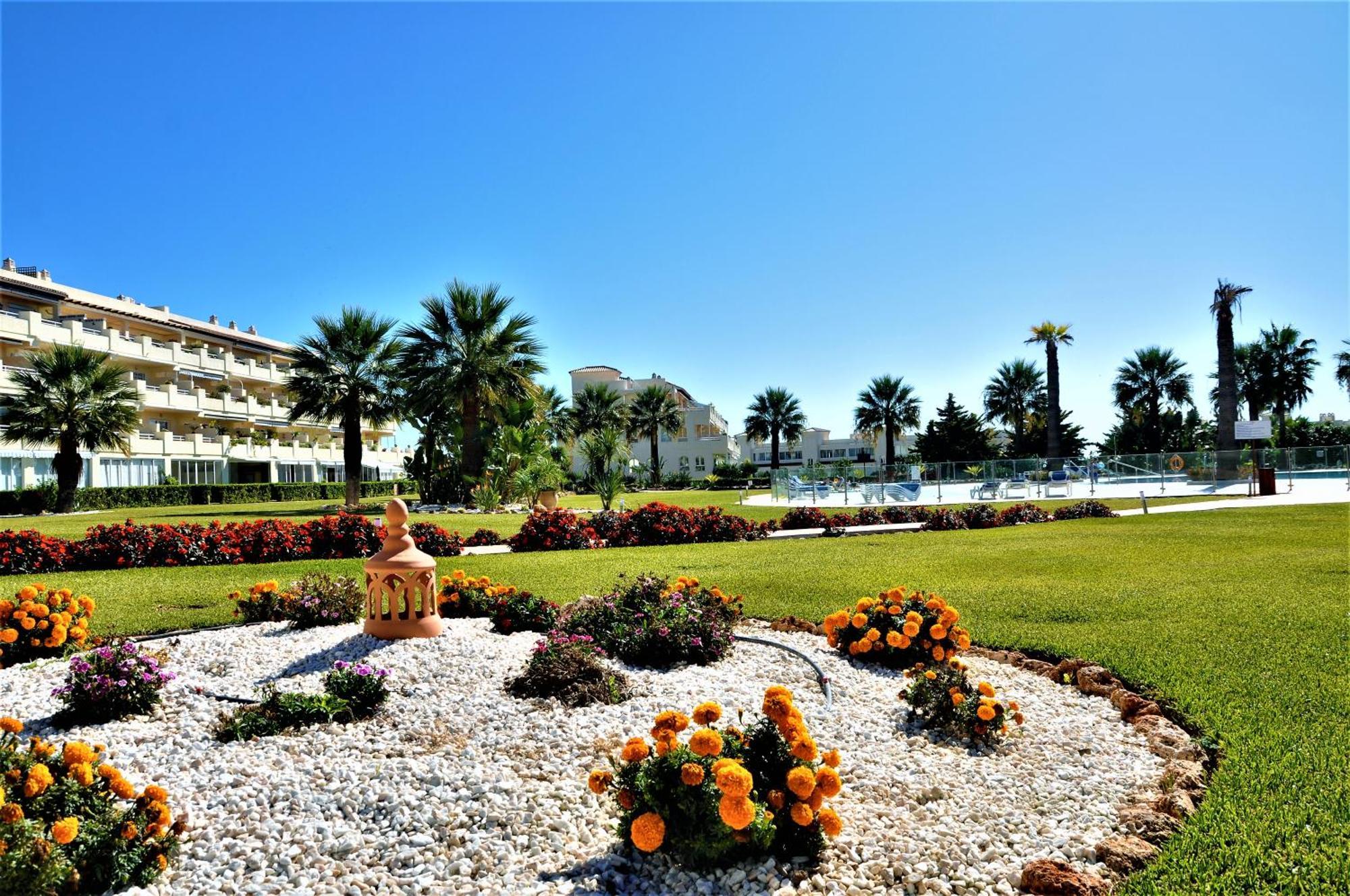 Spectacular 3 Bedrooms Sea Views *