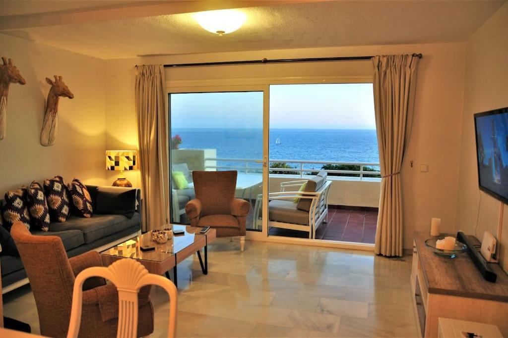 Spectacular 3 Bedrooms Sea Views *