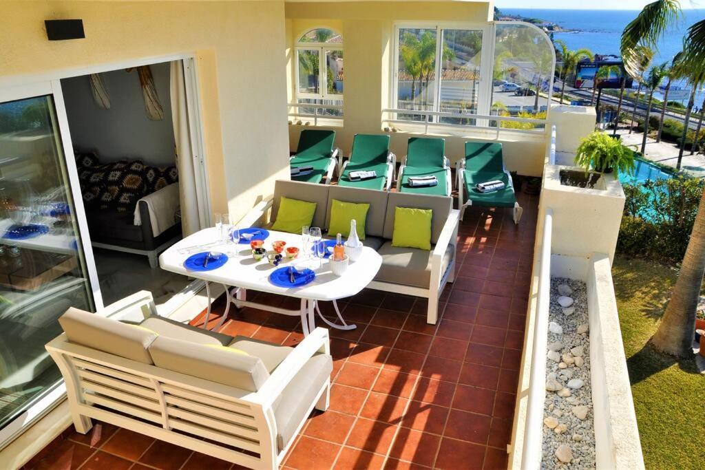 Spectacular 3 Bedrooms Sea Views